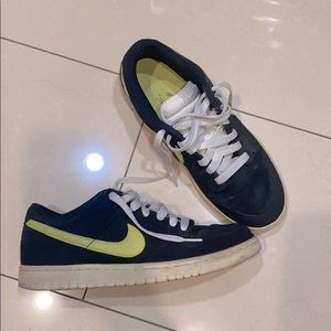 Black & Yellow Nike Men’s Sneakers